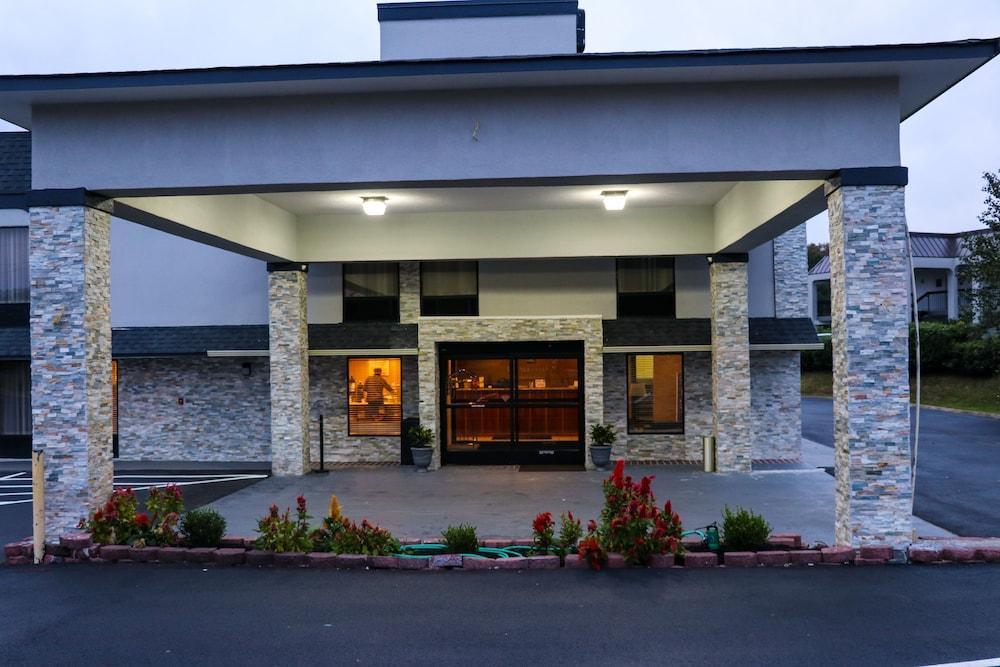 Quality Inn Cleveland Bagian luar foto