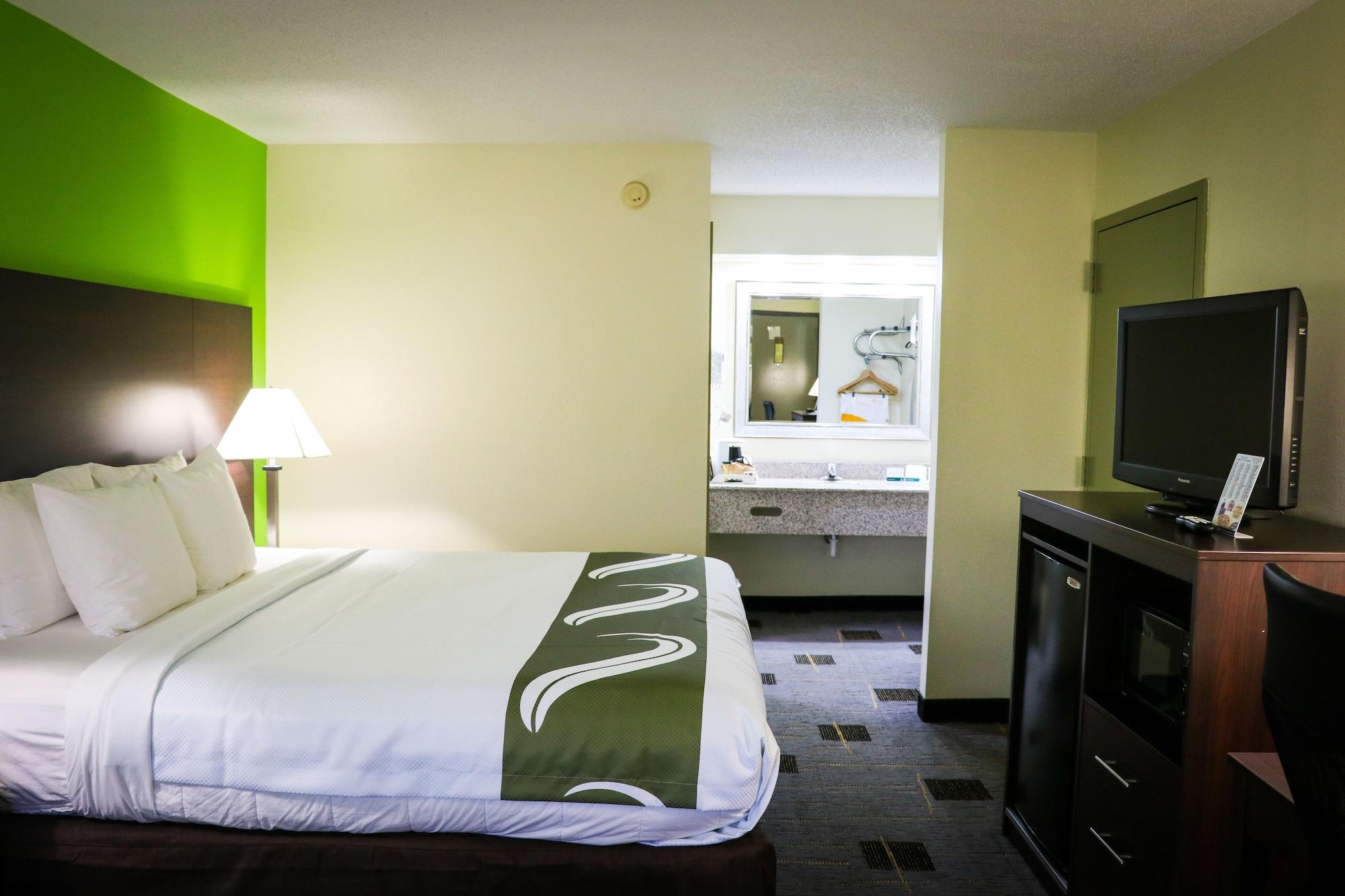 Quality Inn Cleveland Bagian luar foto