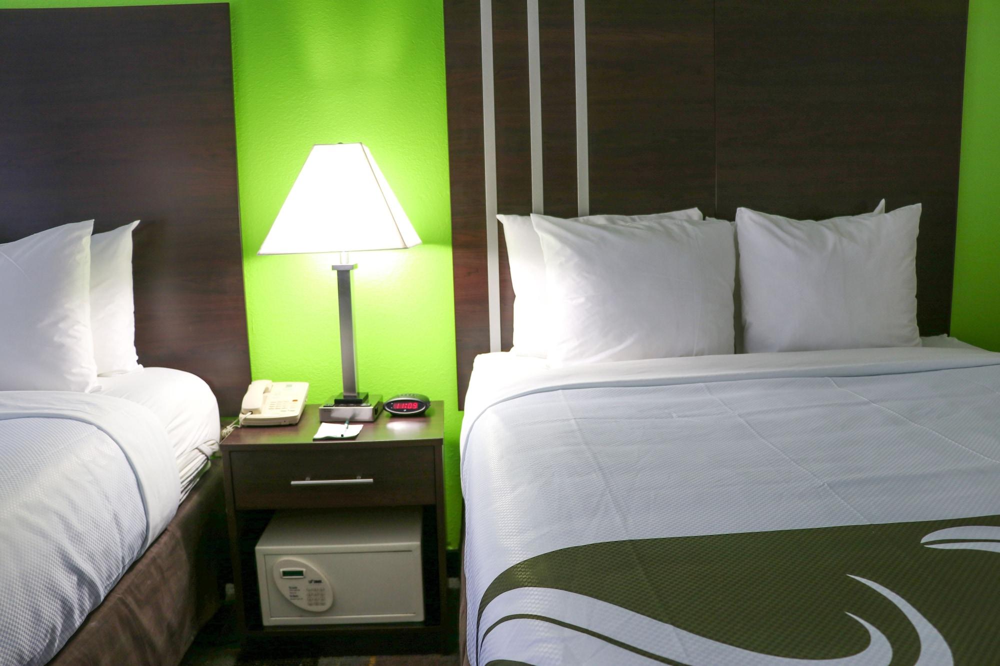 Quality Inn Cleveland Bagian luar foto
