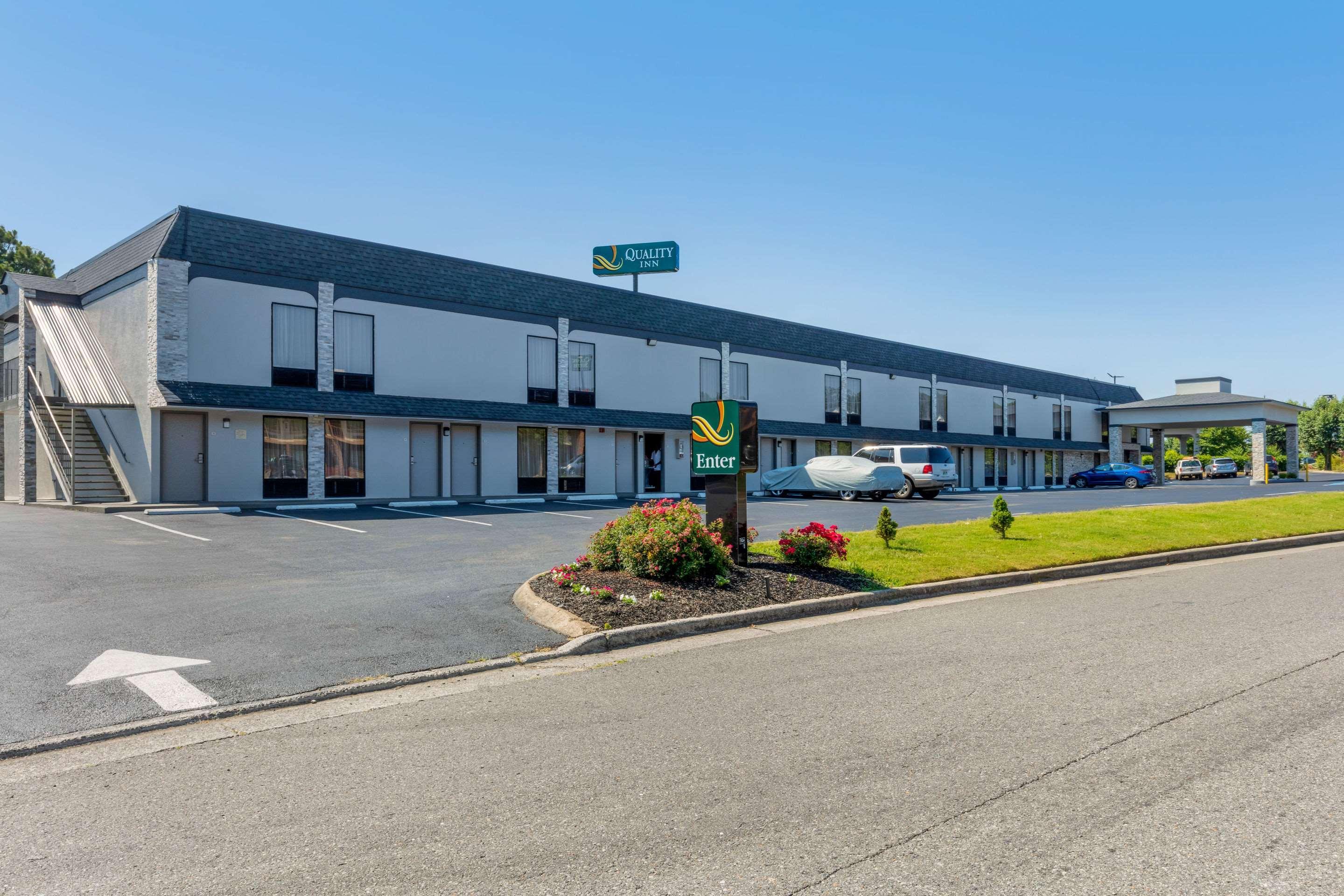 Quality Inn Cleveland Bagian luar foto