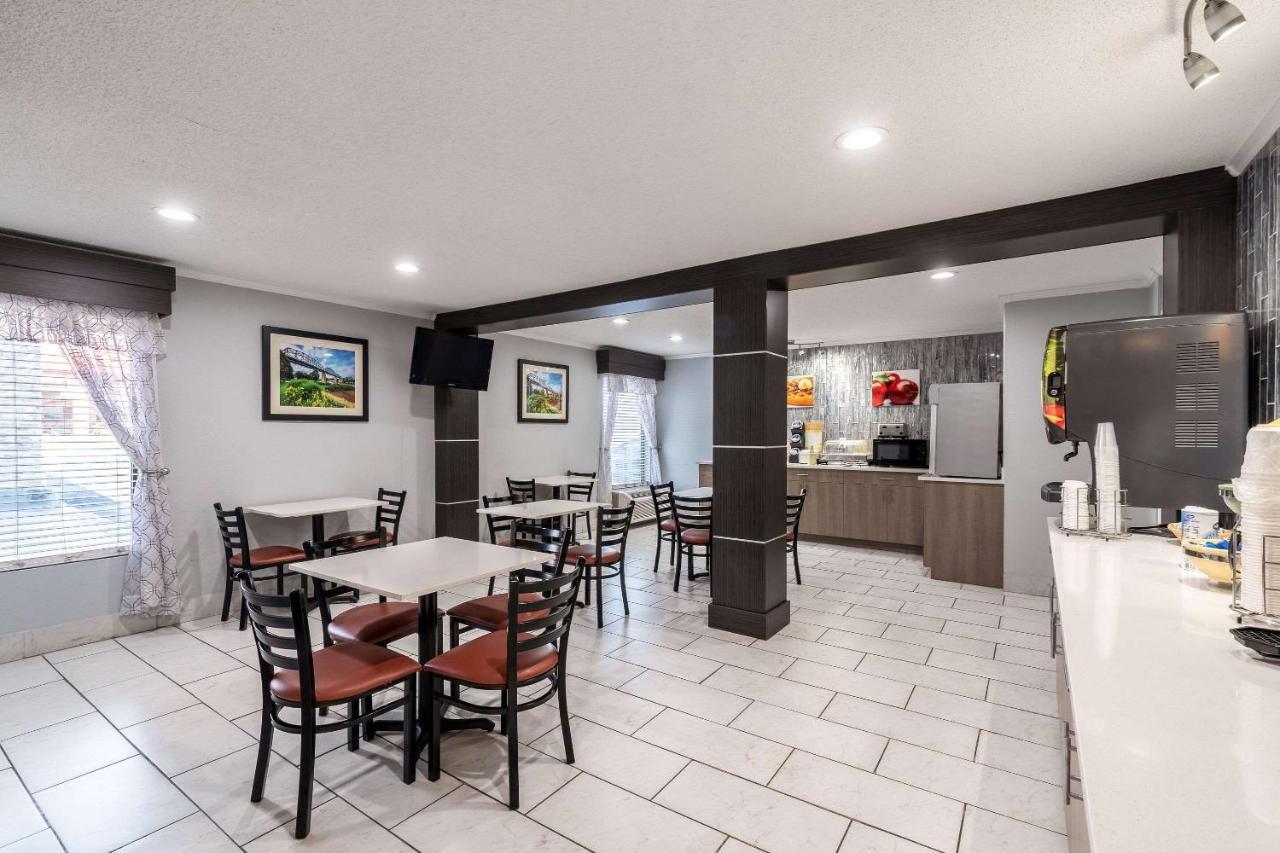 Quality Inn Cleveland Bagian luar foto