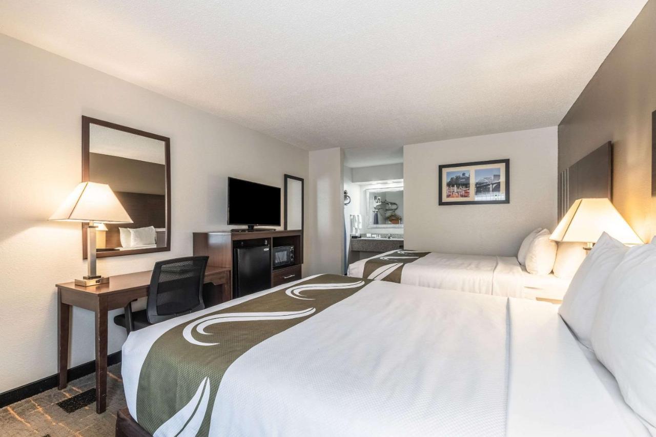 Quality Inn Cleveland Bagian luar foto