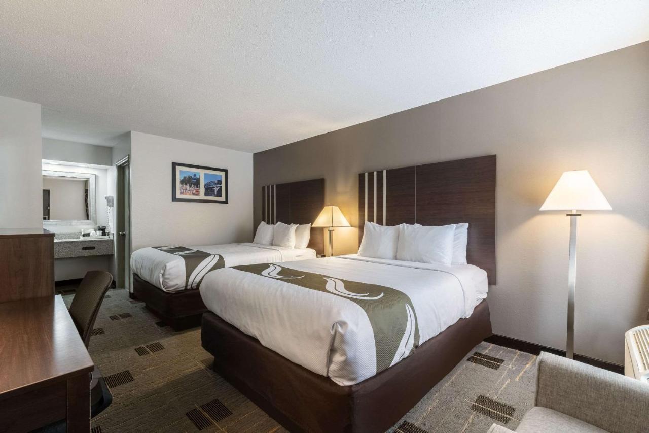 Quality Inn Cleveland Bagian luar foto