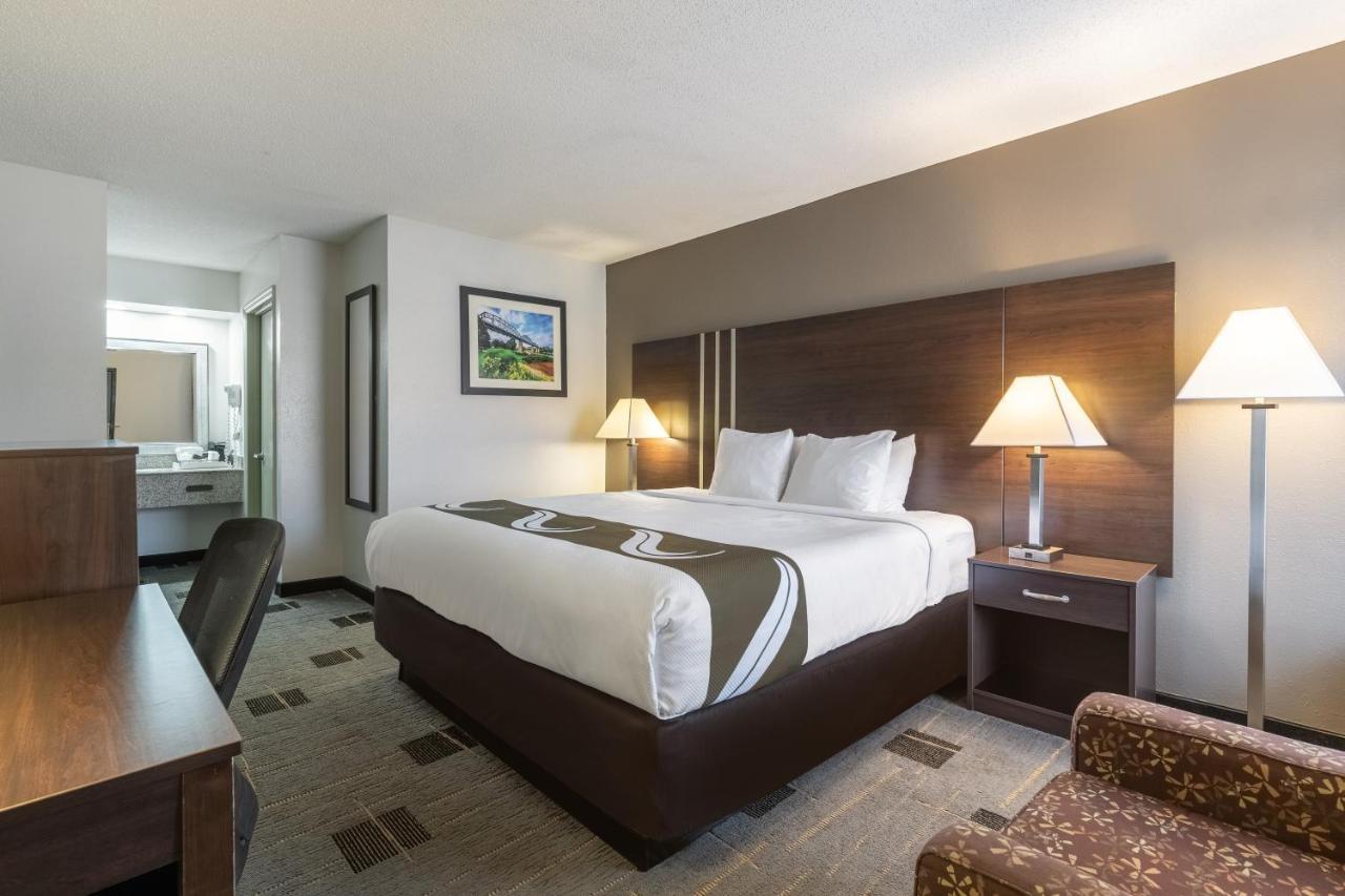 Quality Inn Cleveland Bagian luar foto