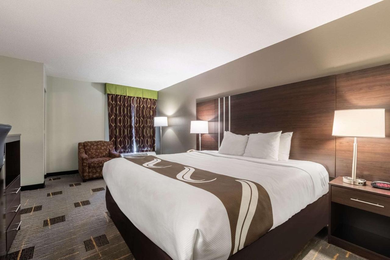 Quality Inn Cleveland Bagian luar foto