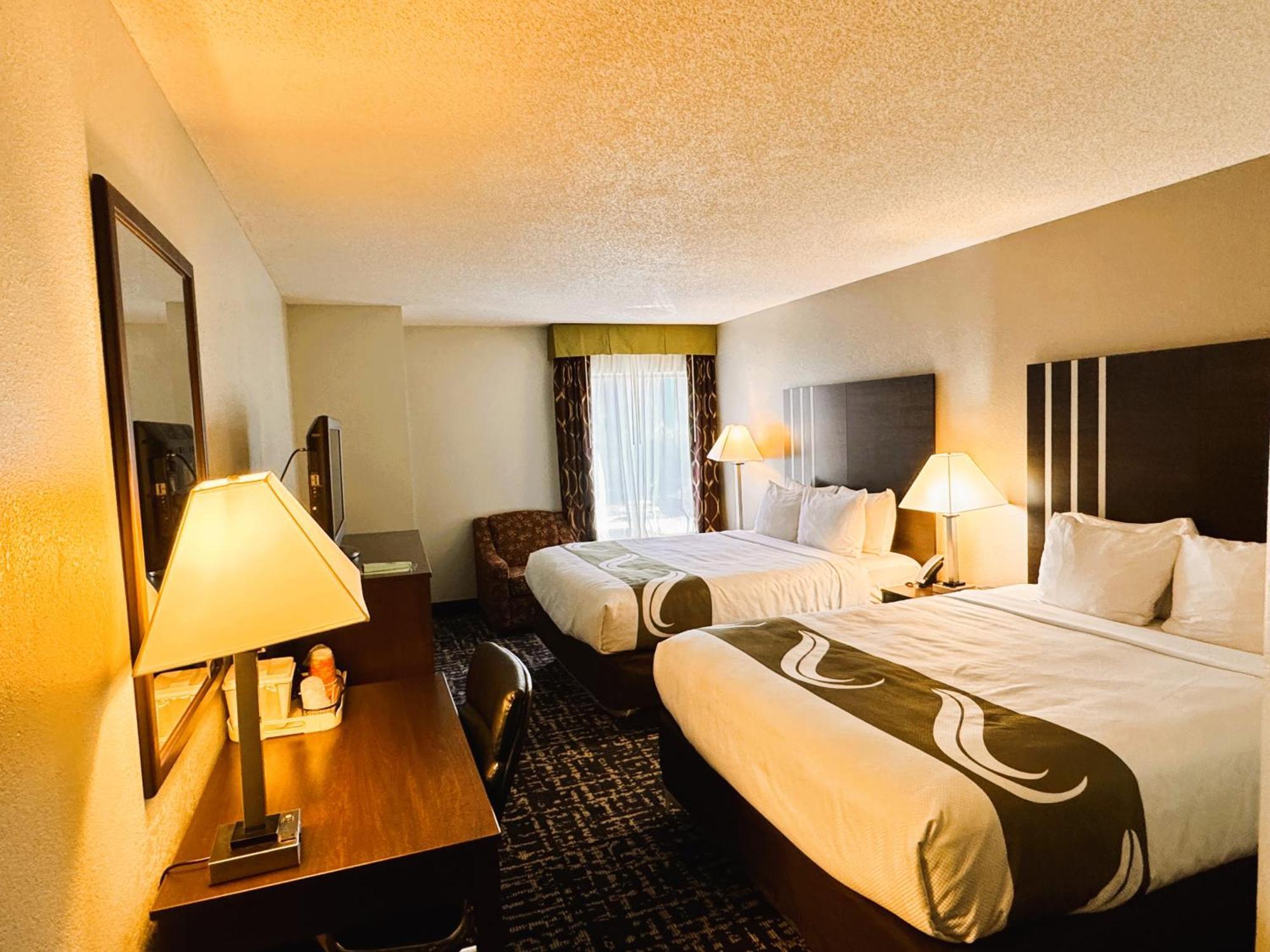 Quality Inn Cleveland Bagian luar foto