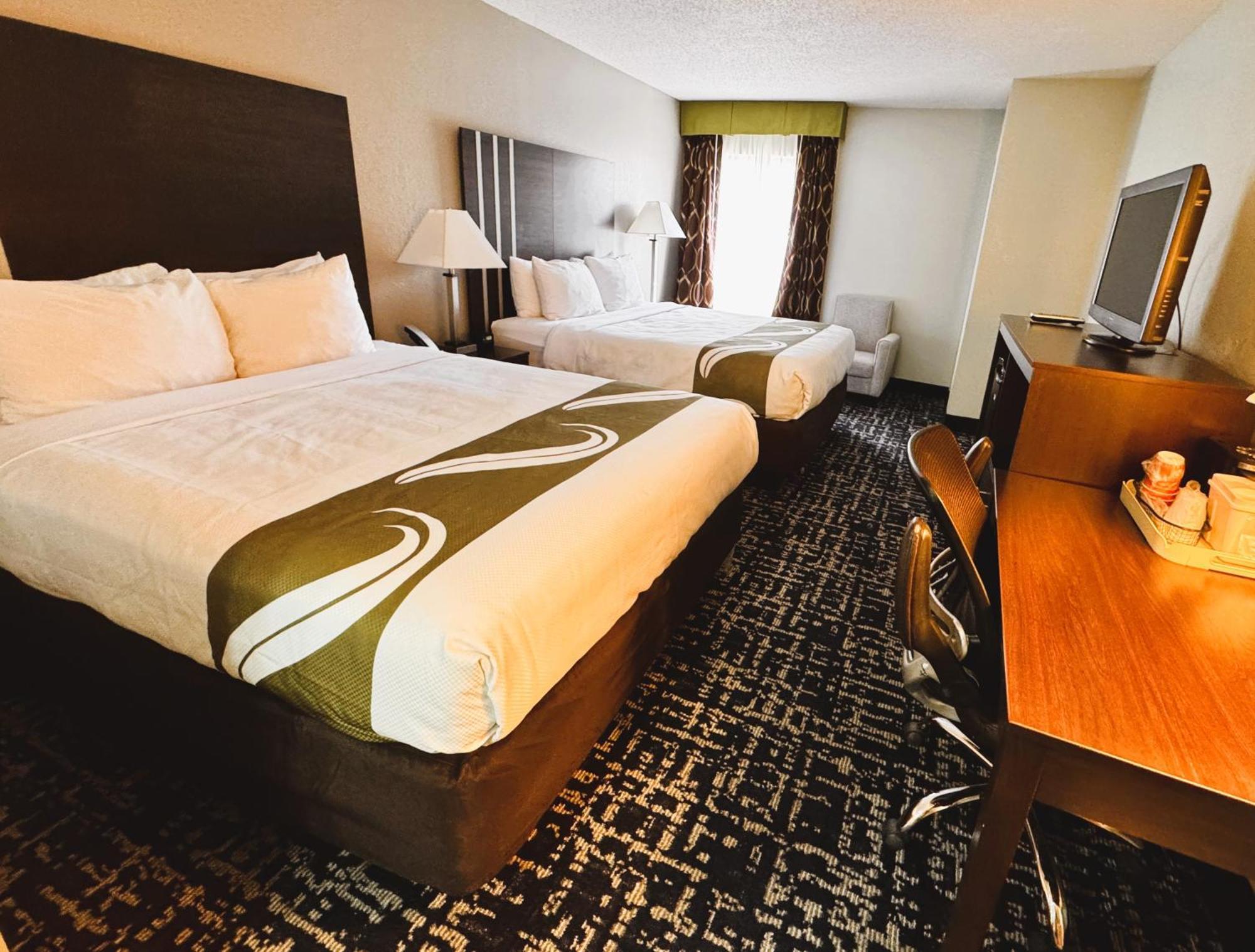 Quality Inn Cleveland Bagian luar foto