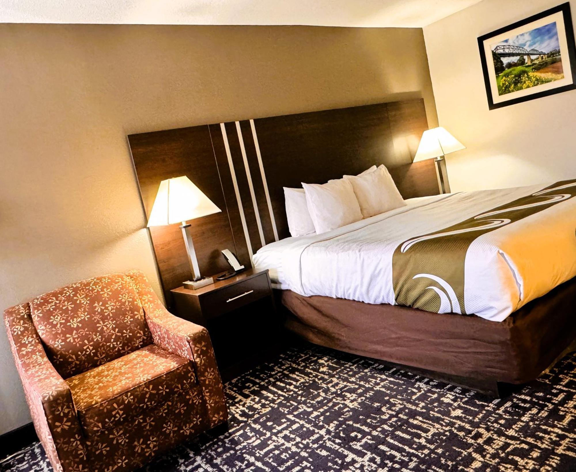 Quality Inn Cleveland Bagian luar foto