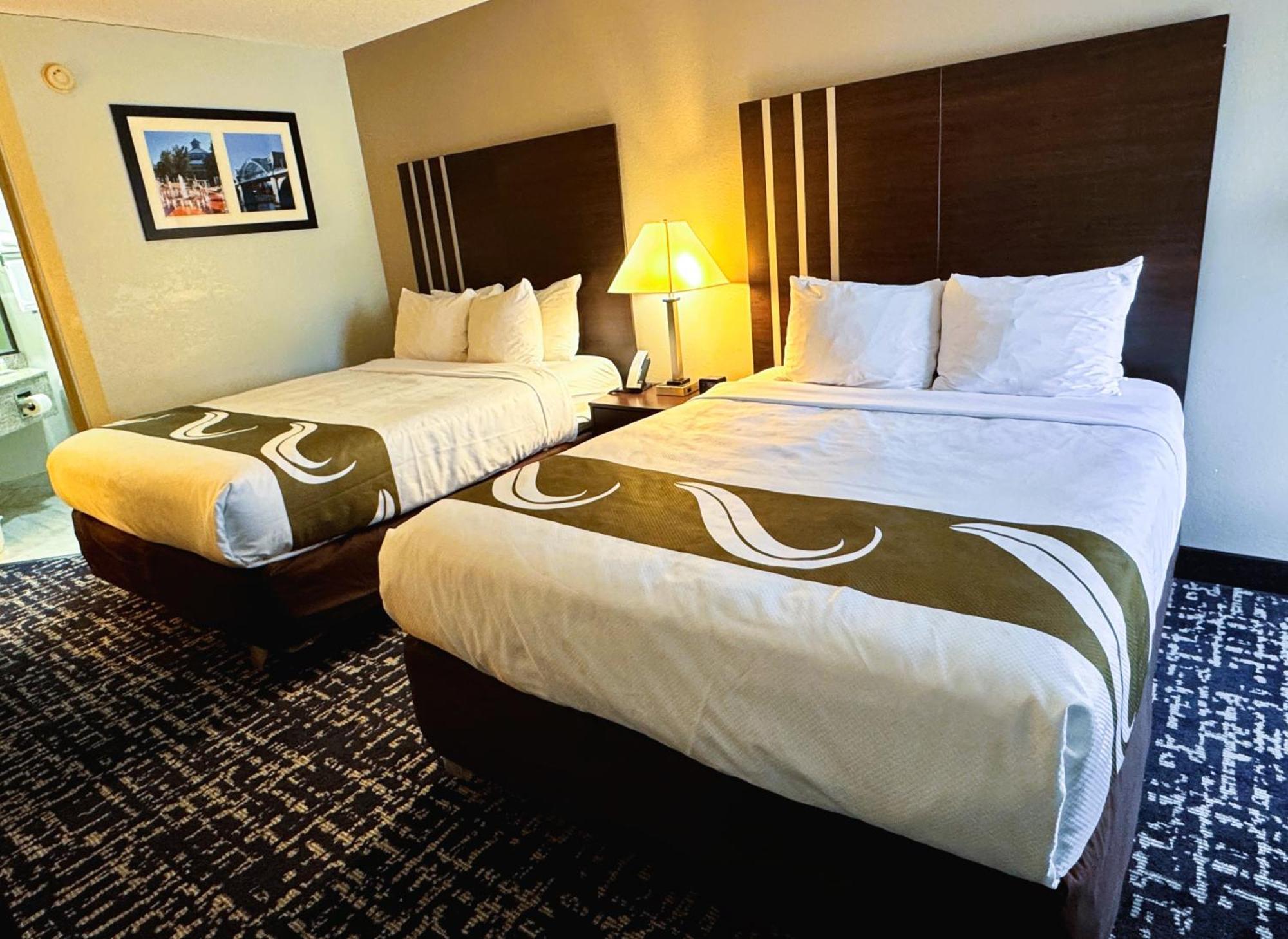 Quality Inn Cleveland Bagian luar foto
