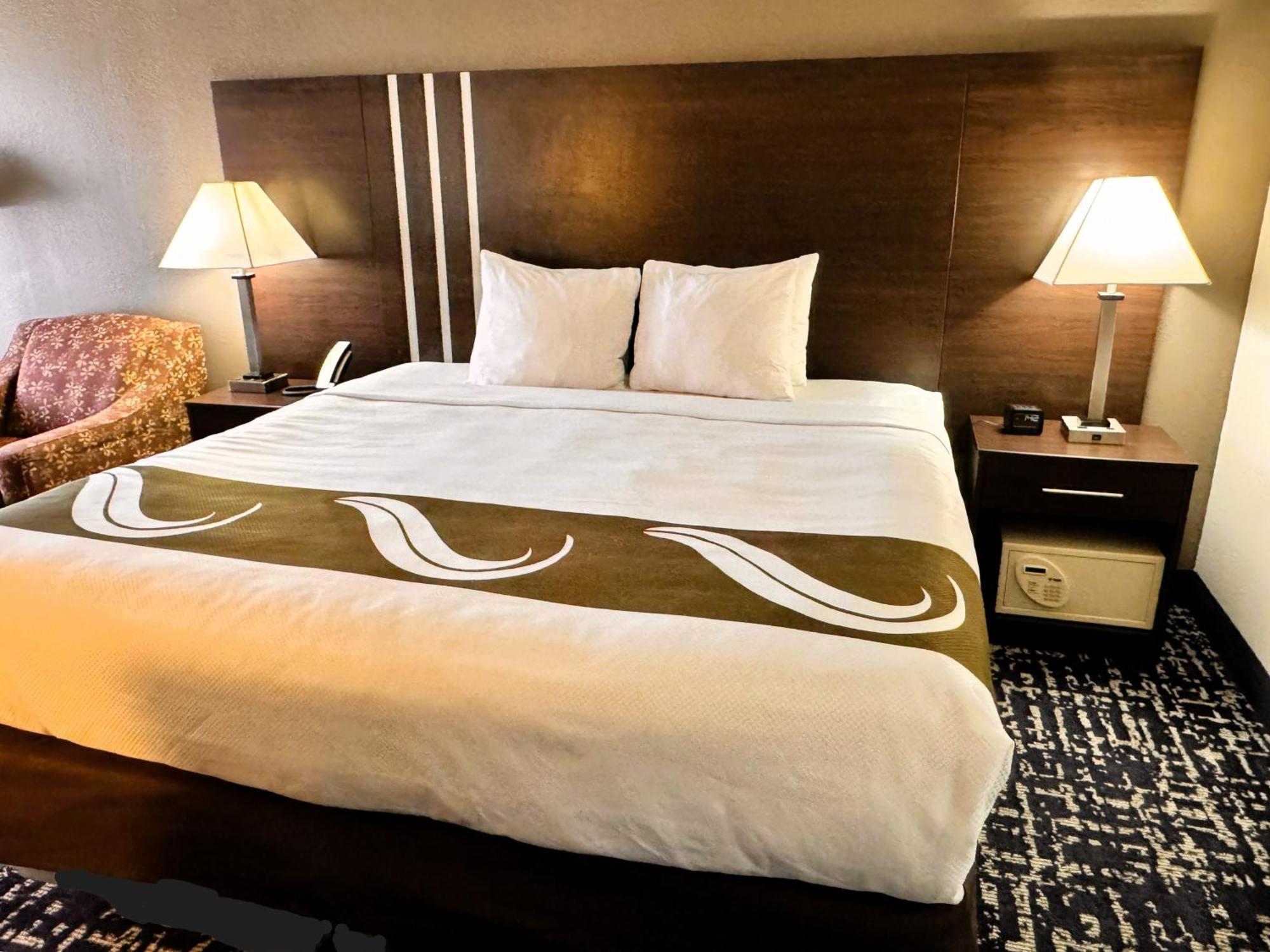 Quality Inn Cleveland Bagian luar foto