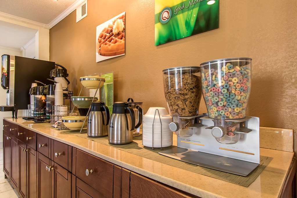 Quality Inn Cleveland Restoran foto