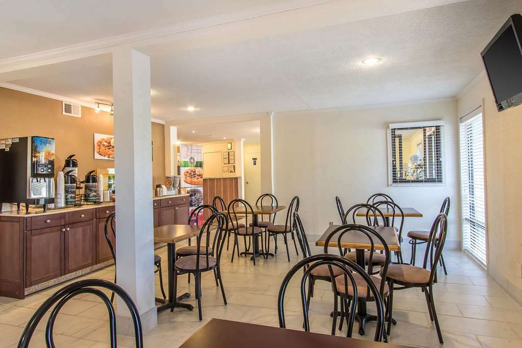 Quality Inn Cleveland Restoran foto
